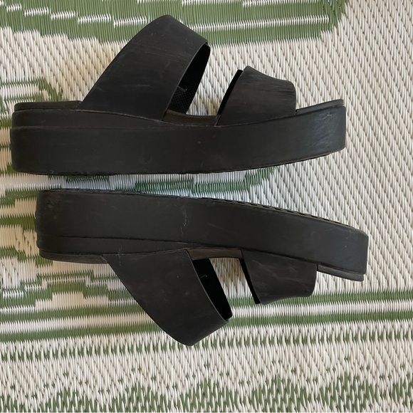 Platform crocs - Picture 2 of 3